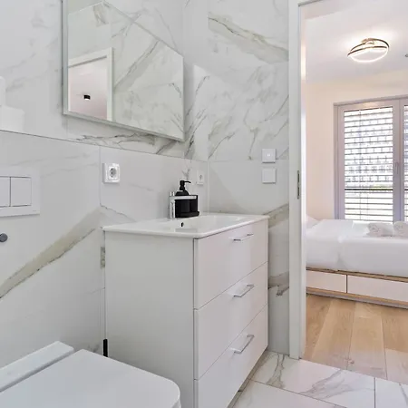 Charming Gasperich Near Cloche D'or Mall Appartement